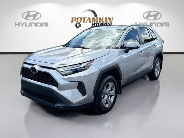 Used 2025 Toyota RAV4 XLE w/ Convenience Package FWD image 1