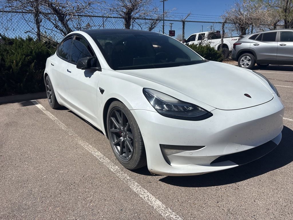 Used 2020 Tesla Model 3 Standard Range Plus image 1