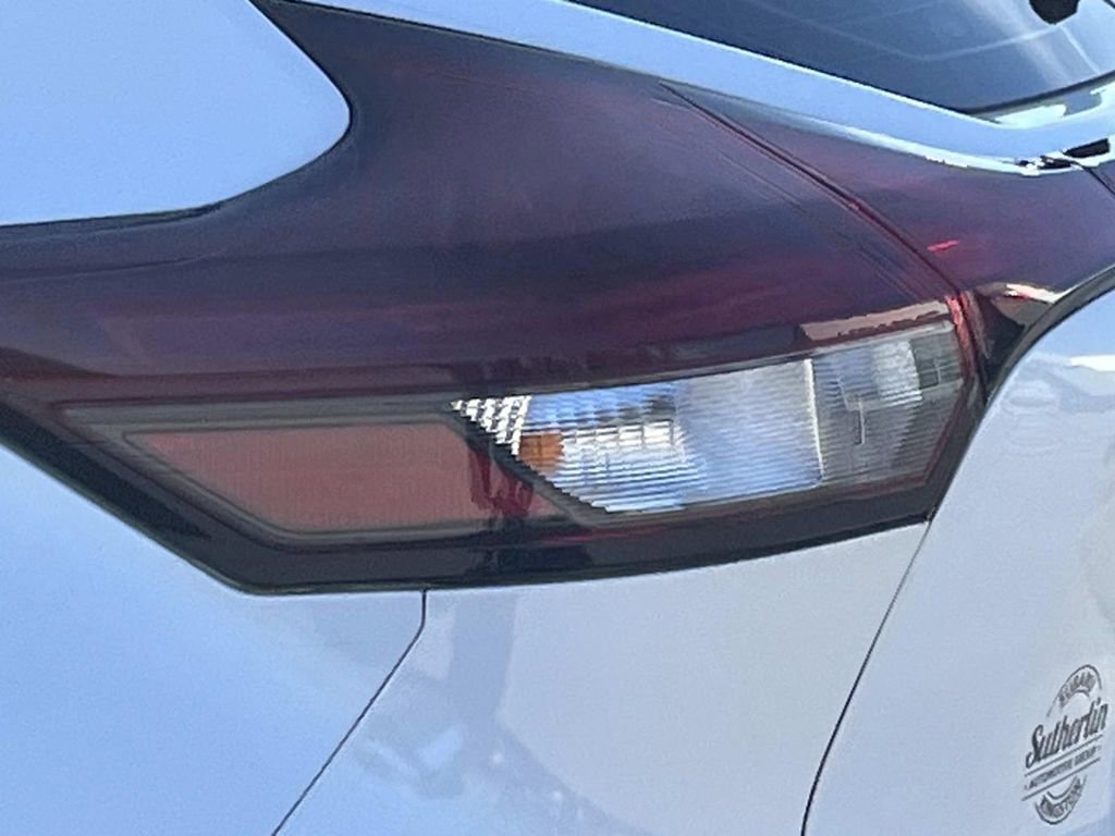 Used 2024 Nissan Kicks SR w/ SR Premium Package image 9