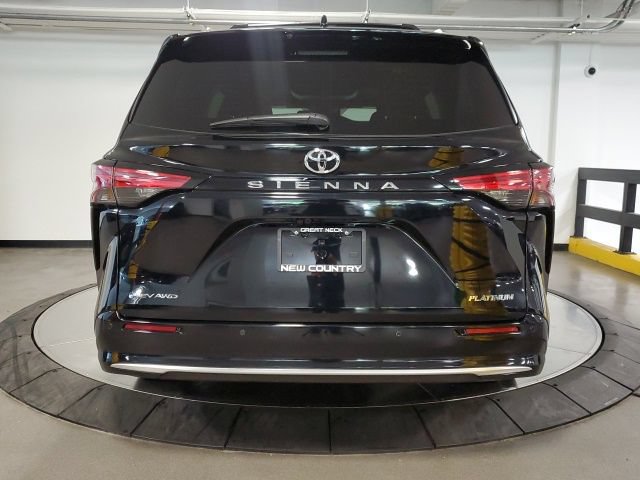 Used 2026 Toyota Sienna Platinum AWD/4WD image 8