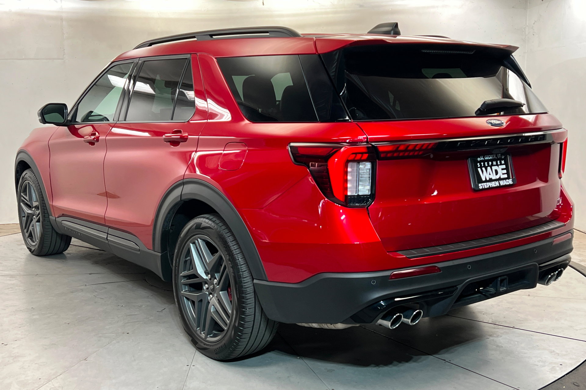 Used 2025 Ford Explorer ST w/ Sun And Sound Package AWD/4WD image 3