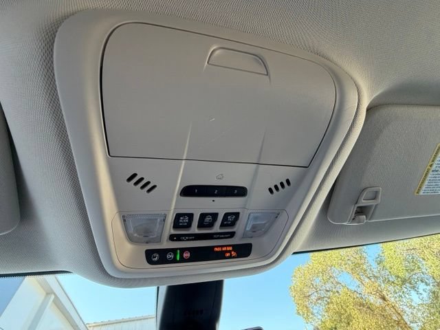 Used 2022 Buick Enclave Avenir w/ Avenir Technology Package FWD image 16