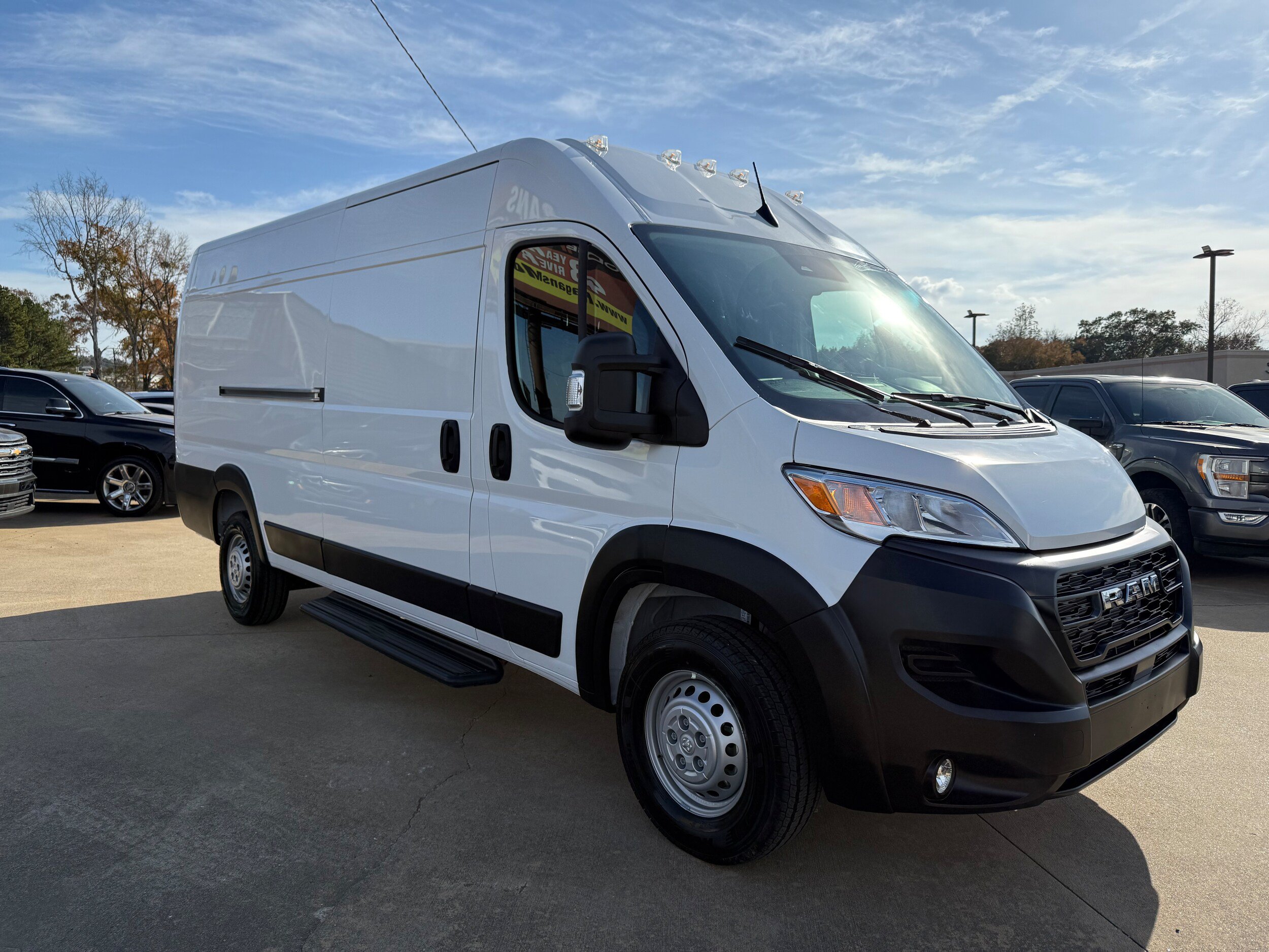 New 2025 RAM ProMaster 3500 w/ Convenience Group FWD image 3