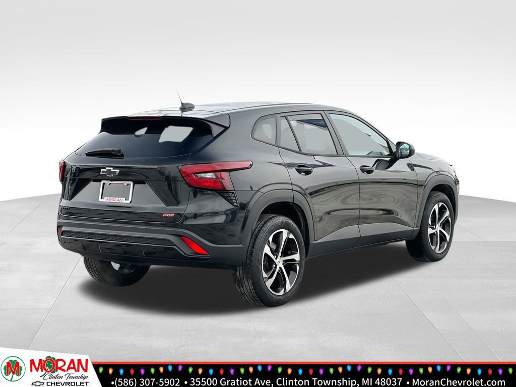 Certified 2024 Chevrolet Trax RS w/ Driver Confidence Package image 5
