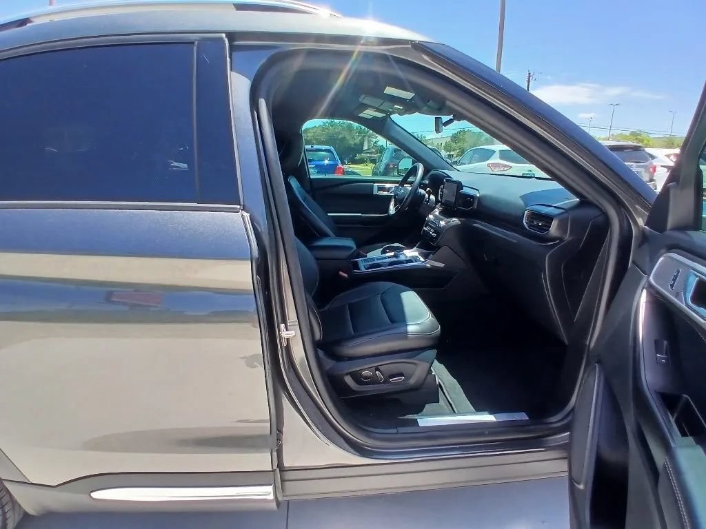 Used 2020 Ford Explorer Limited RWD image 25