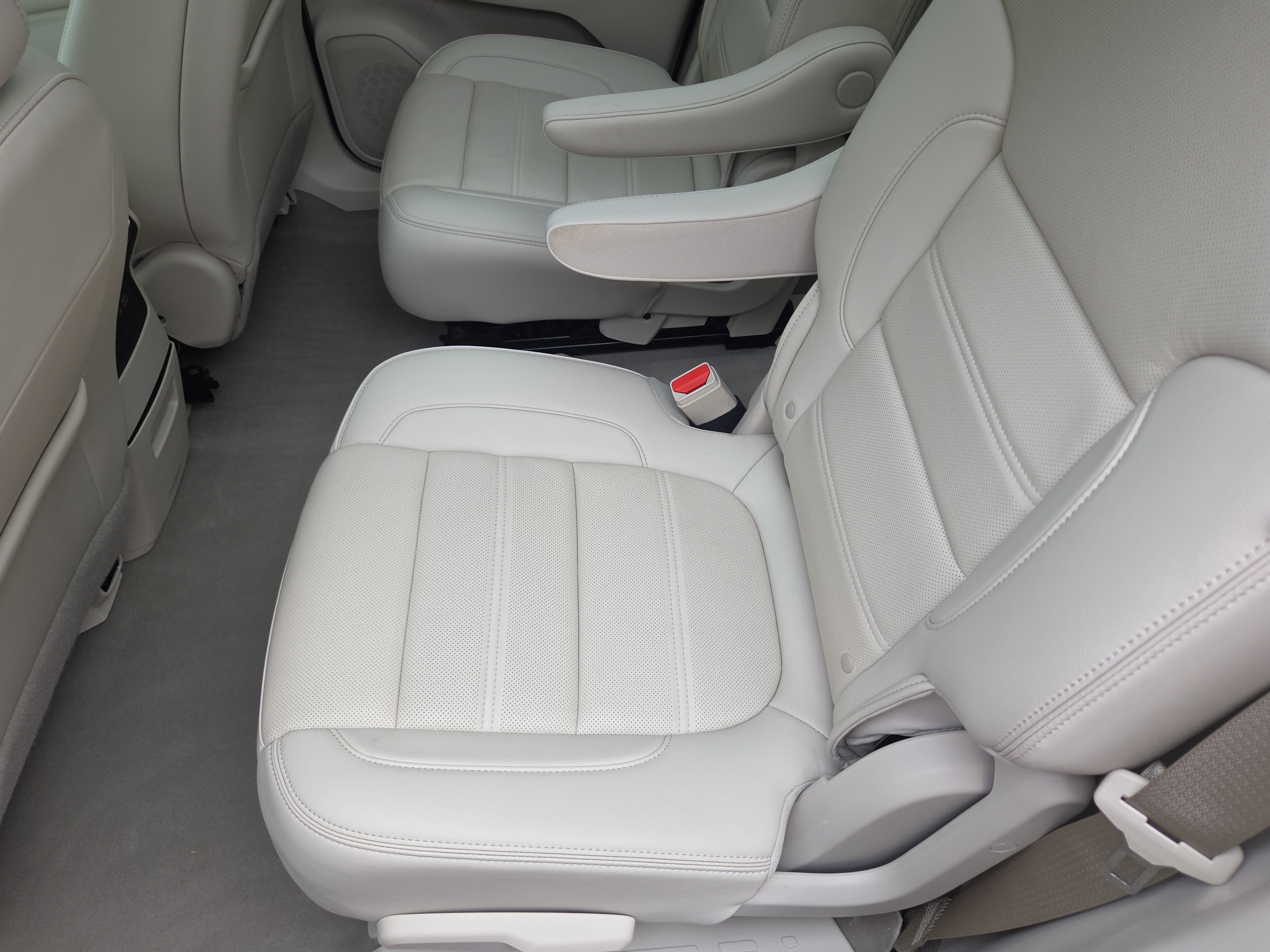 Used 2021 GMC Acadia Denali w/ Denali Ultimate Package AWD/4WD image 23