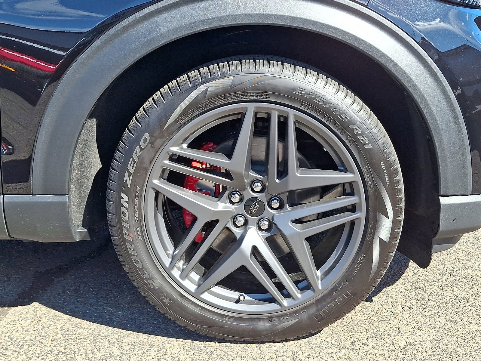 Used 2025 Ford Explorer ST w/ Sun And Sound Package image 9