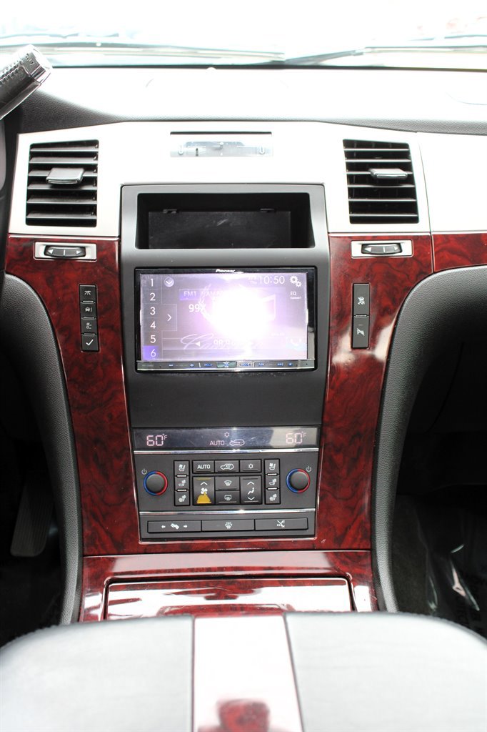 Used 2007 Cadillac Escalade EXT w/ Information Package image 18