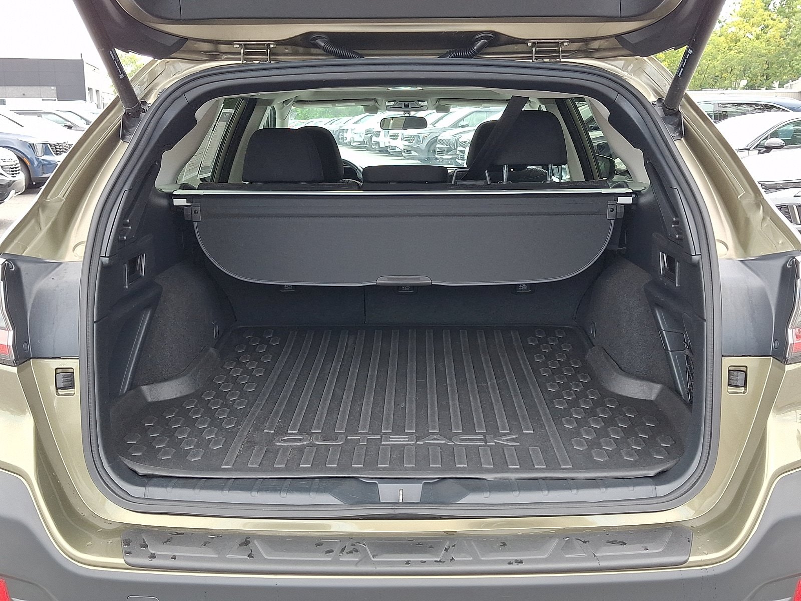 Used 2020 Subaru Outback Premium AWD/4WD image 29