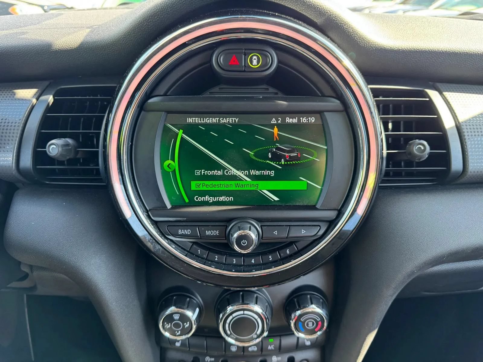 Used 2021 MINI Cooper 2-Door Hardtop FWD image 14