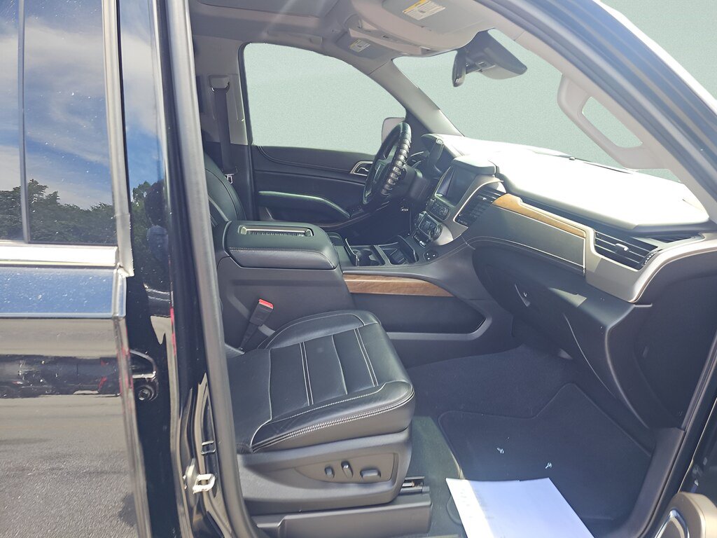 Used 2019 GMC Yukon Denali w/ Denali Ultimate Black Edition AWD/4WD image 10