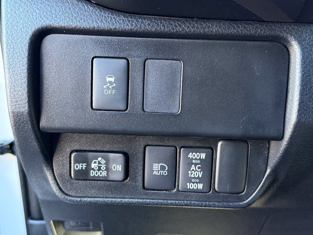 Used 2020 Toyota Tacoma TRD Off-Road w/ TRD Premium Off Road Package AWD/4WD image 14