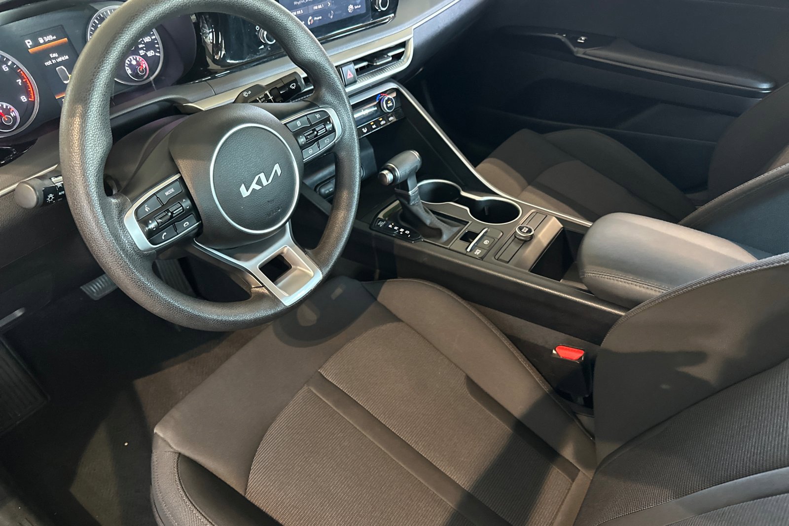 Used 2023 Kia K5 LXS image 10