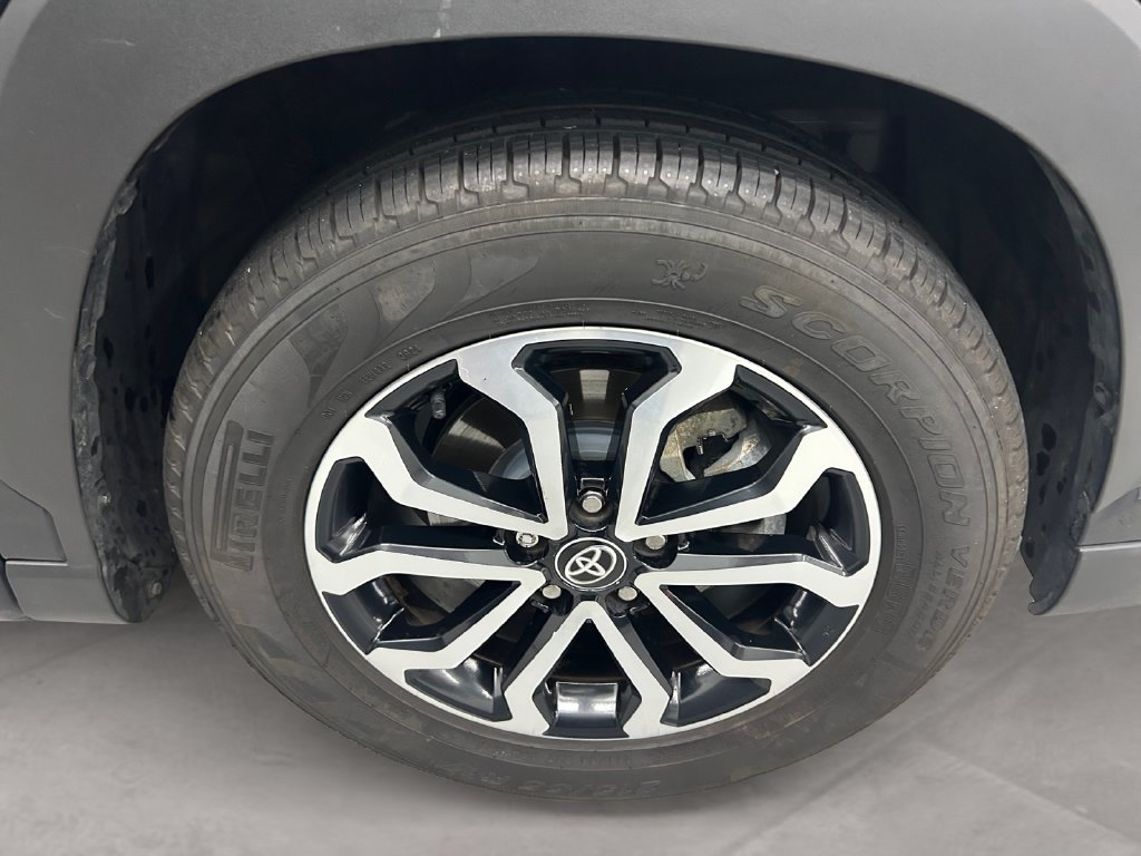 Used 2023 Toyota Corolla Cross AWD Hybrid image 7