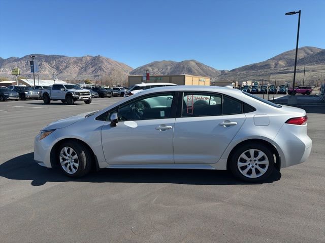 Used 2024 Toyota Corolla LE FWD image 2