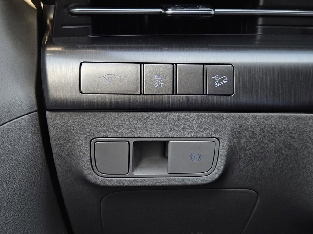 Used 2025 Hyundai Kona SEL image 23