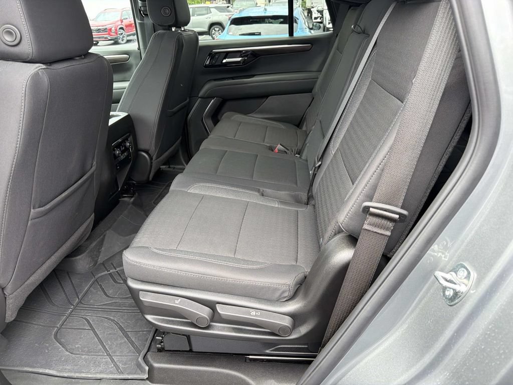 Used 2026 Chevrolet Tahoe LS AWD/4WD image 14