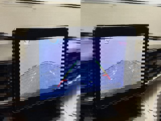 Used 2022 Ford Explorer XLT w/ Equipment Group 202A image 15