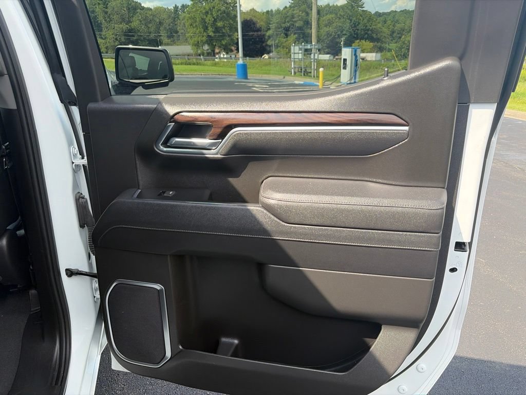 Used 2025 GMC Sierra 1500 SLT AWD/4WD image 37
