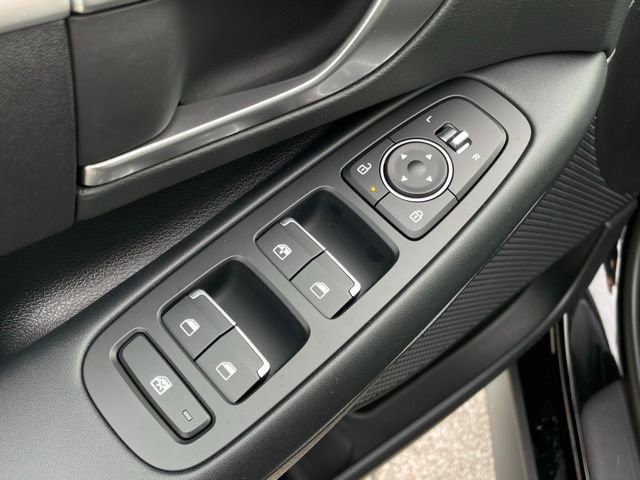 New 2025 Hyundai Sonata SE FWD image 18