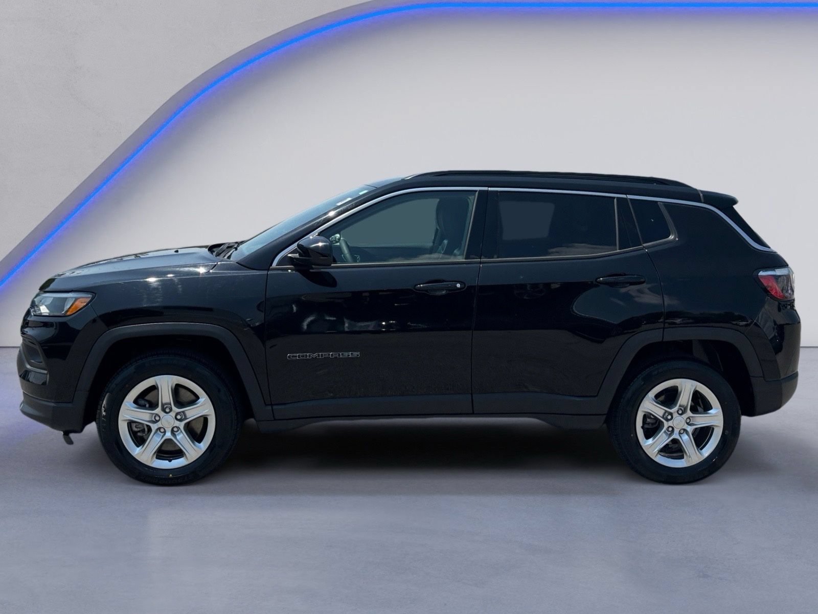 Used 2023 Jeep Compass Latitude w/ Convenience Group AWD/4WD image 7