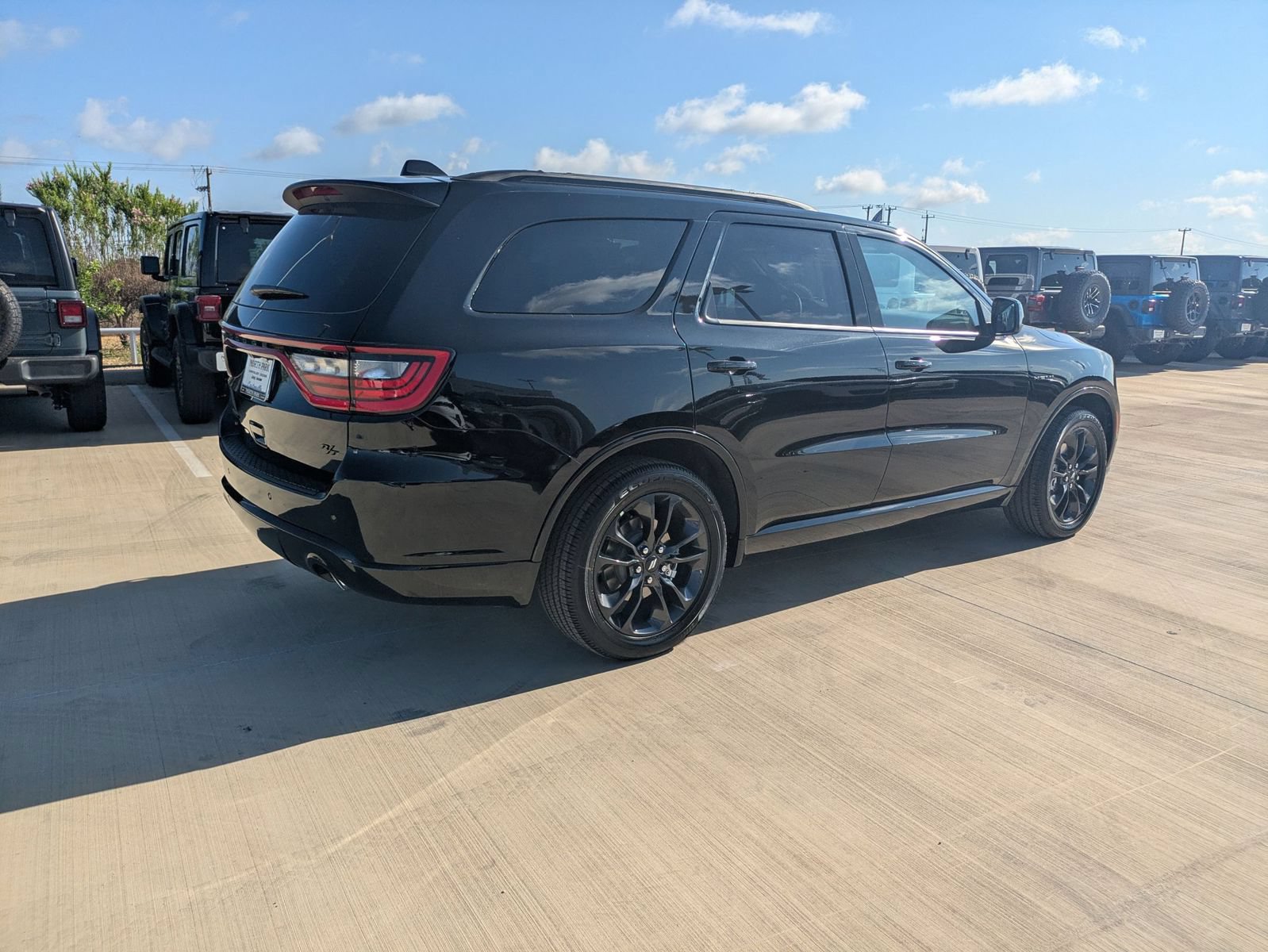 New 2025 Dodge Durango R/T w/ Blacktop Package AWD/4WD image 2