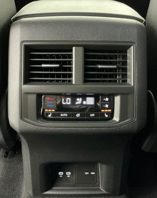 Used 2022 Volkswagen Atlas SEL Premium AWD/4WD image 17