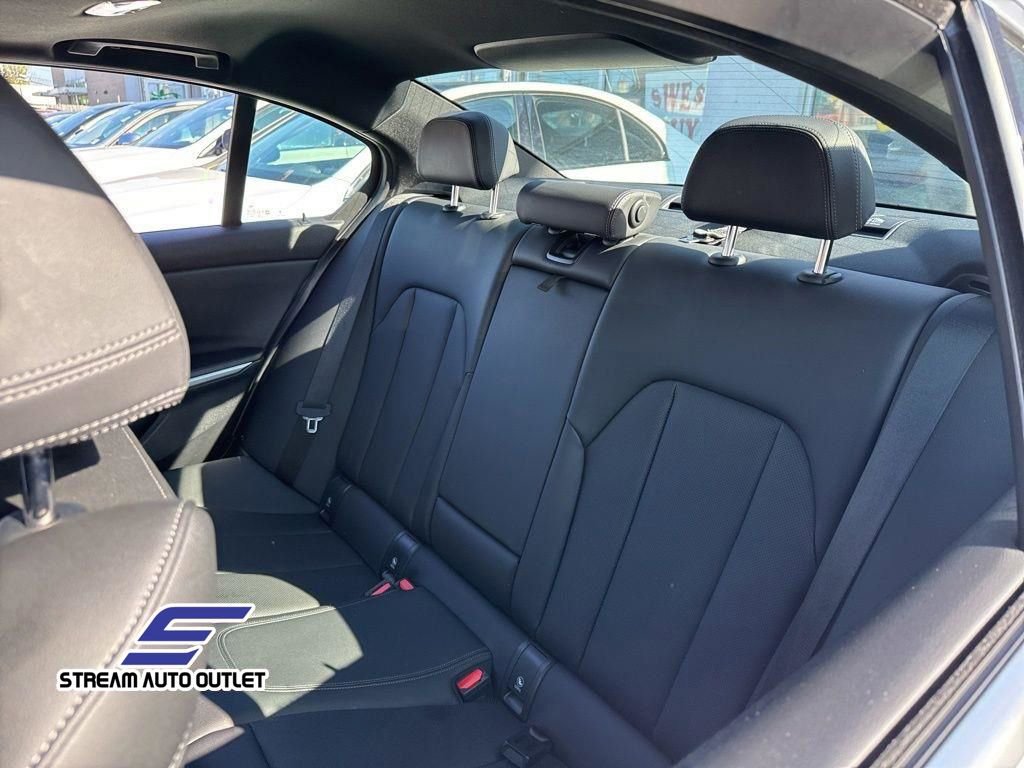Used 2024 BMW 330i xDrive Sedan w/ Convenience Package image 23