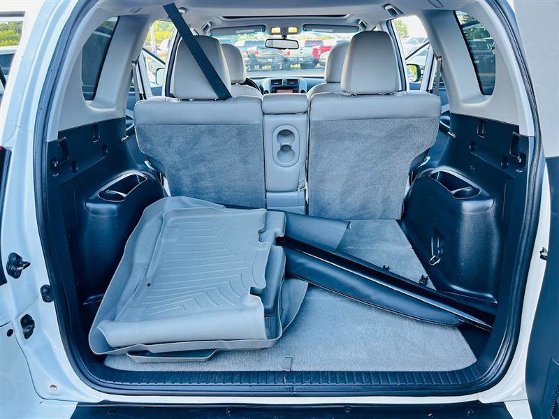 Used 2012 Toyota RAV4 Limited image 22