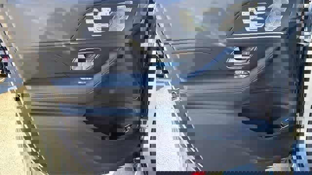 Certified 2025 Mercedes-Benz GLS 450 4MATIC image 15