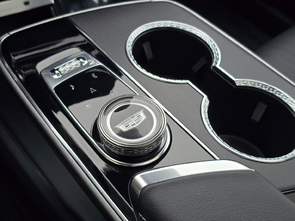 Certified 2025 Cadillac Lyriq Luxury AWD/4WD image 26