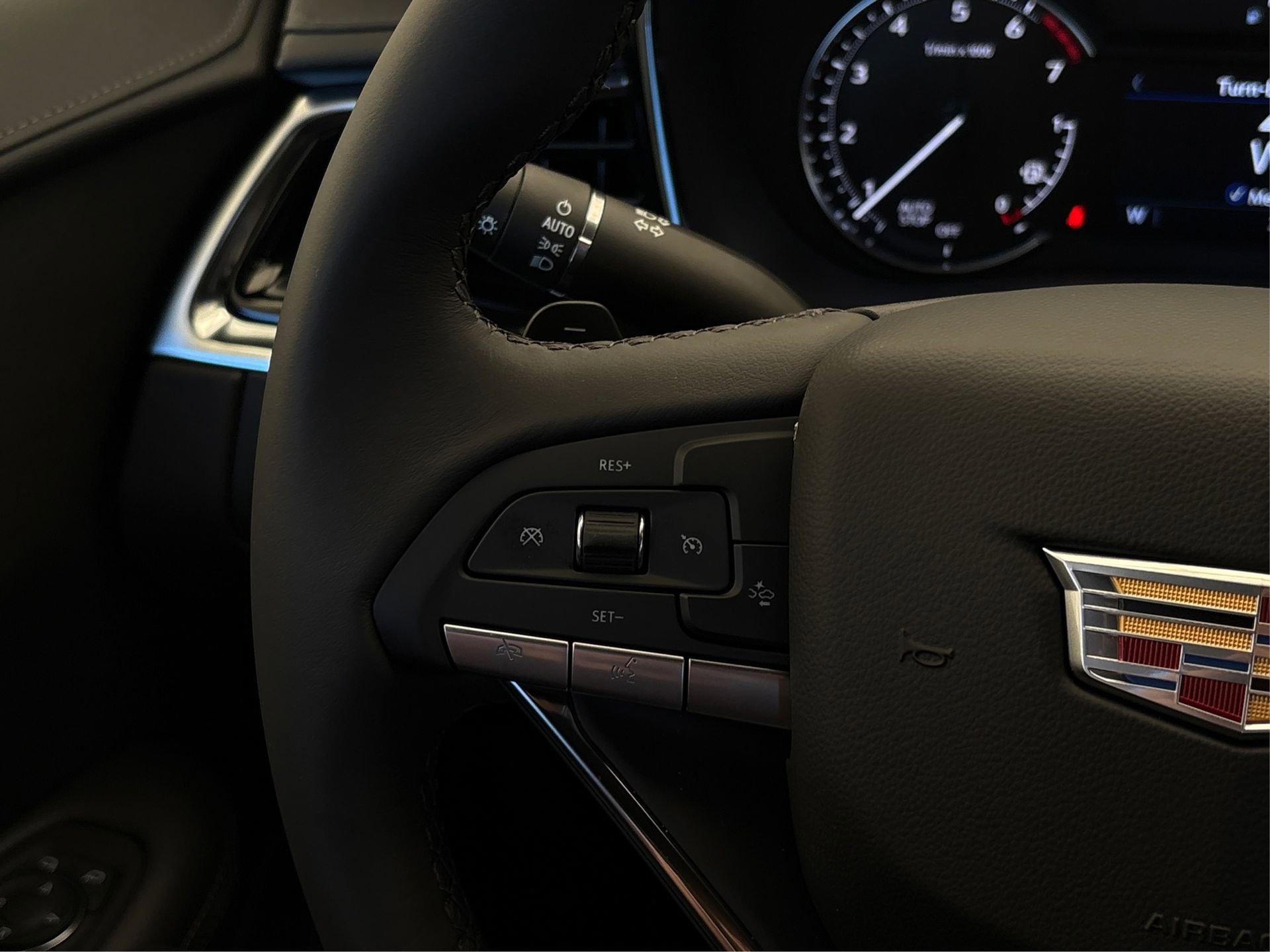 New 2025 Cadillac XT6 Luxury image 27