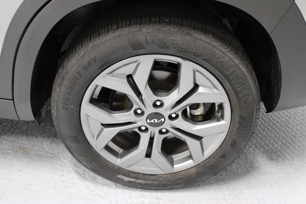 Used 2024 Kia Seltos LX AWD/4WD image 18
