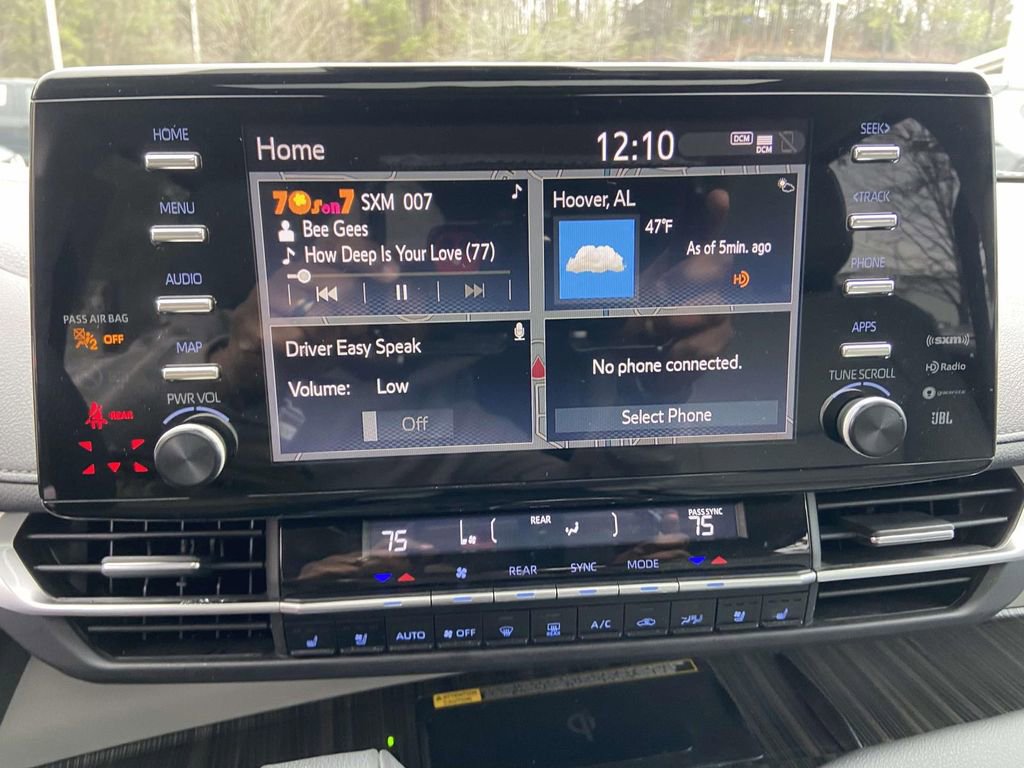 Used 2022 Toyota Sienna Limited image 22