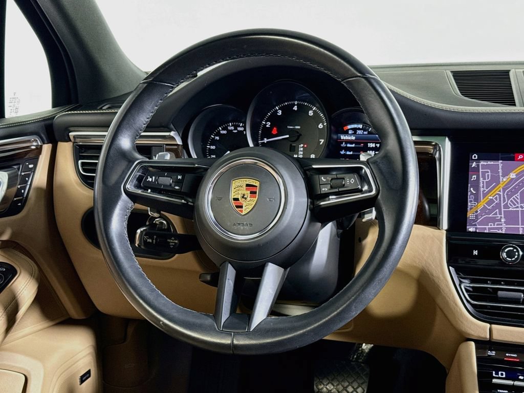 Certified 2024 Porsche Macan AWD/4WD image 12