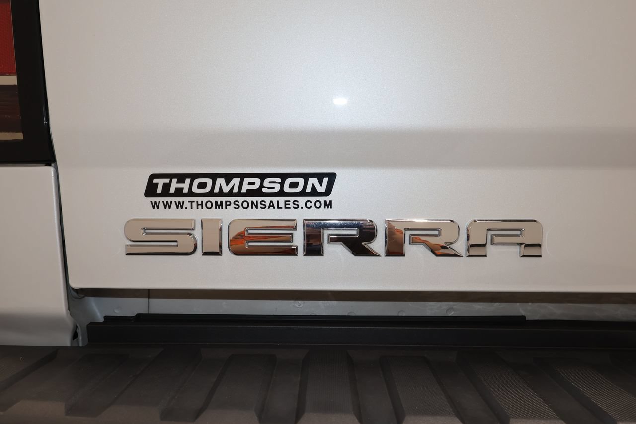 Used 2018 GMC Sierra 1500 SLT w/ SLT Premium Package AWD/4WD image 32