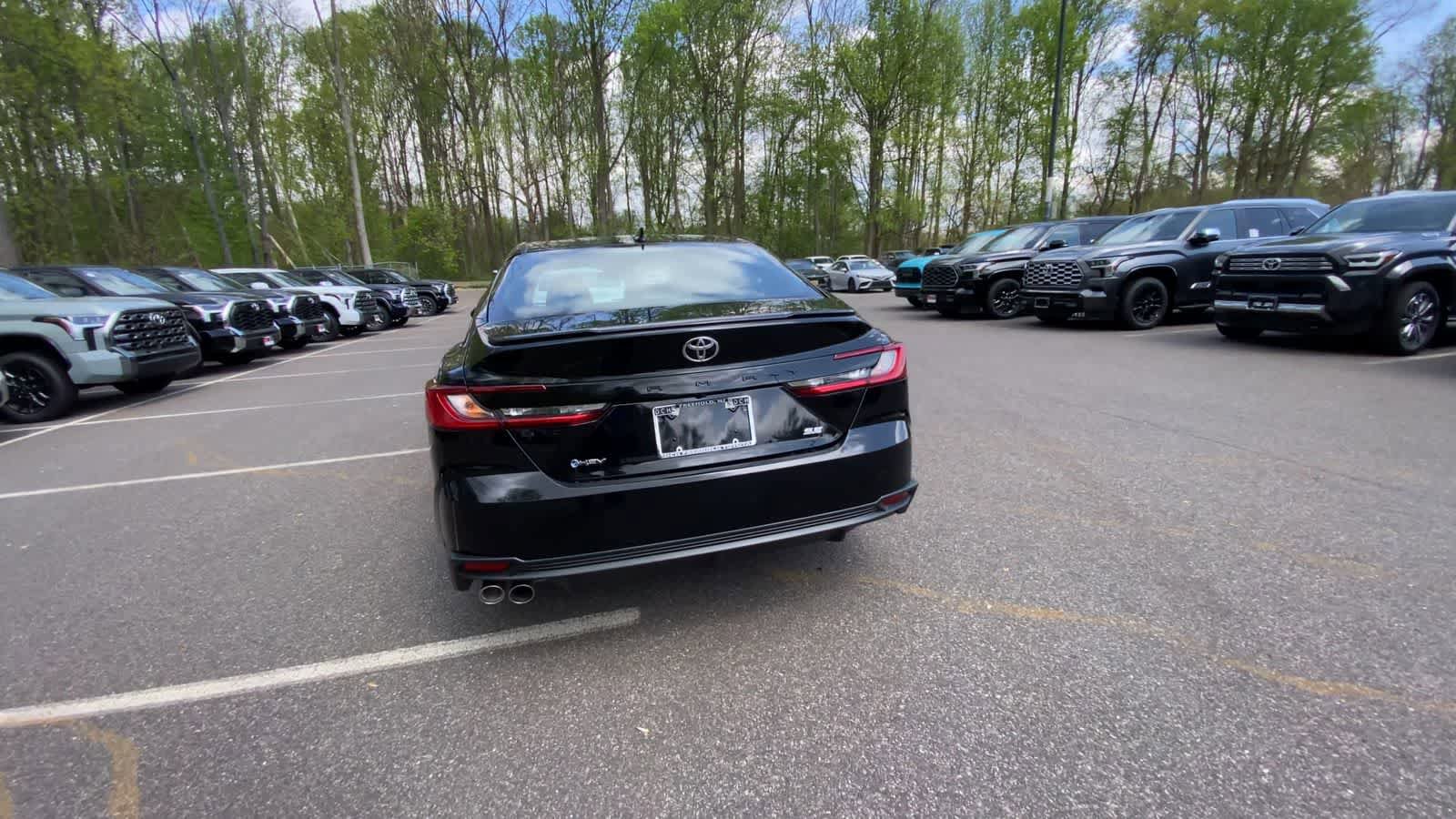 Used 2025 Toyota Camry SE FWD image 12