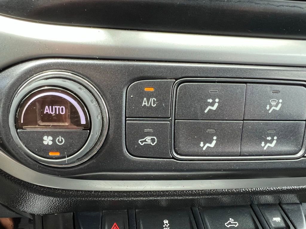 Used 2022 Chevrolet Colorado LT w/ Luxury Package RWD image 37