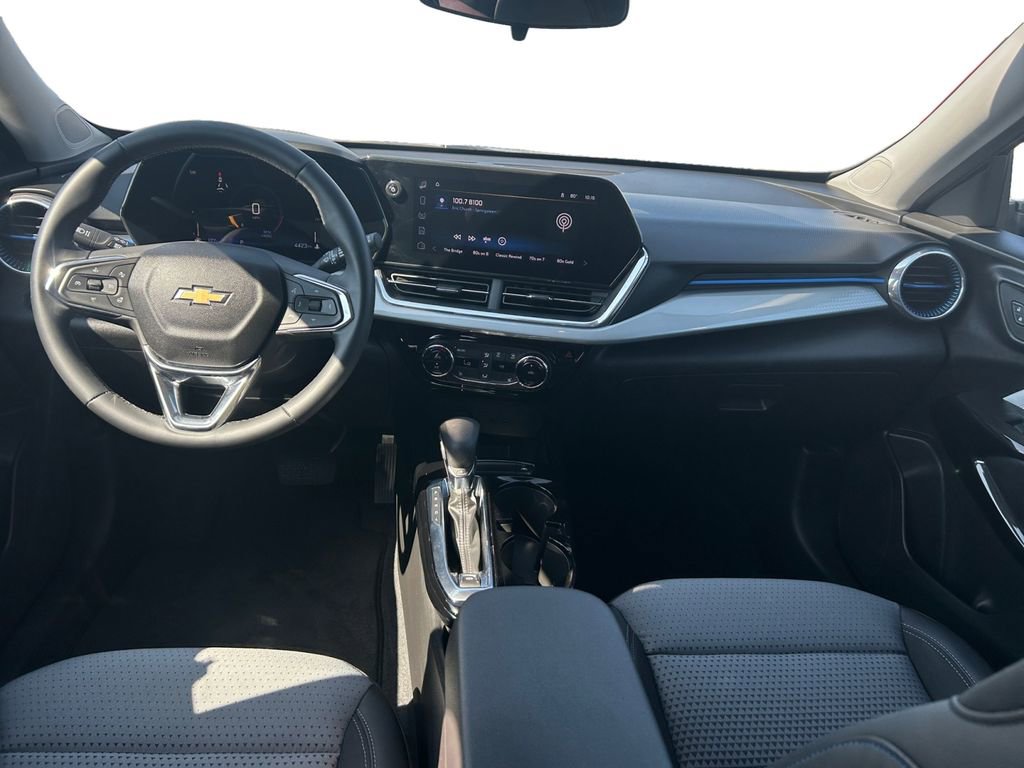 Used 2024 Chevrolet Trax LT w/ Driver Confidence Package image 10