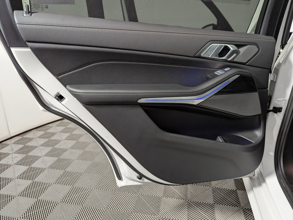 Used 2024 BMW X7 xDrive40i w/ Executive Package image 49