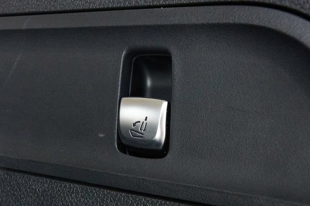 Used 2019 Mercedes-Benz GLC 300 4MATIC image 35