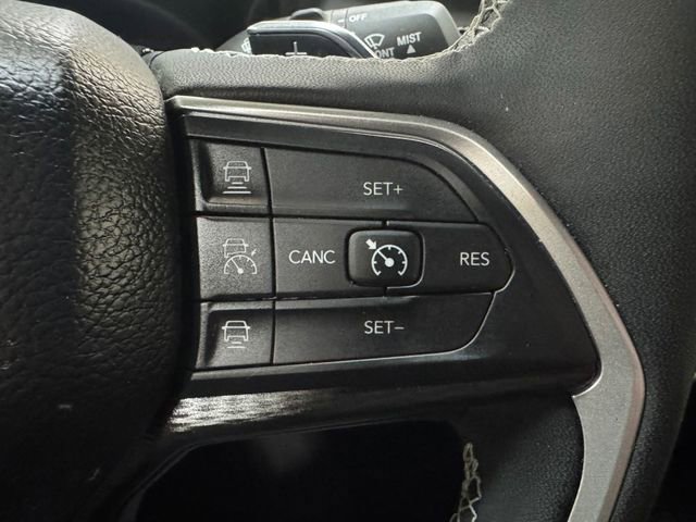 Used 2025 Jeep Grand Cherokee Altitude AWD/4WD image 19
