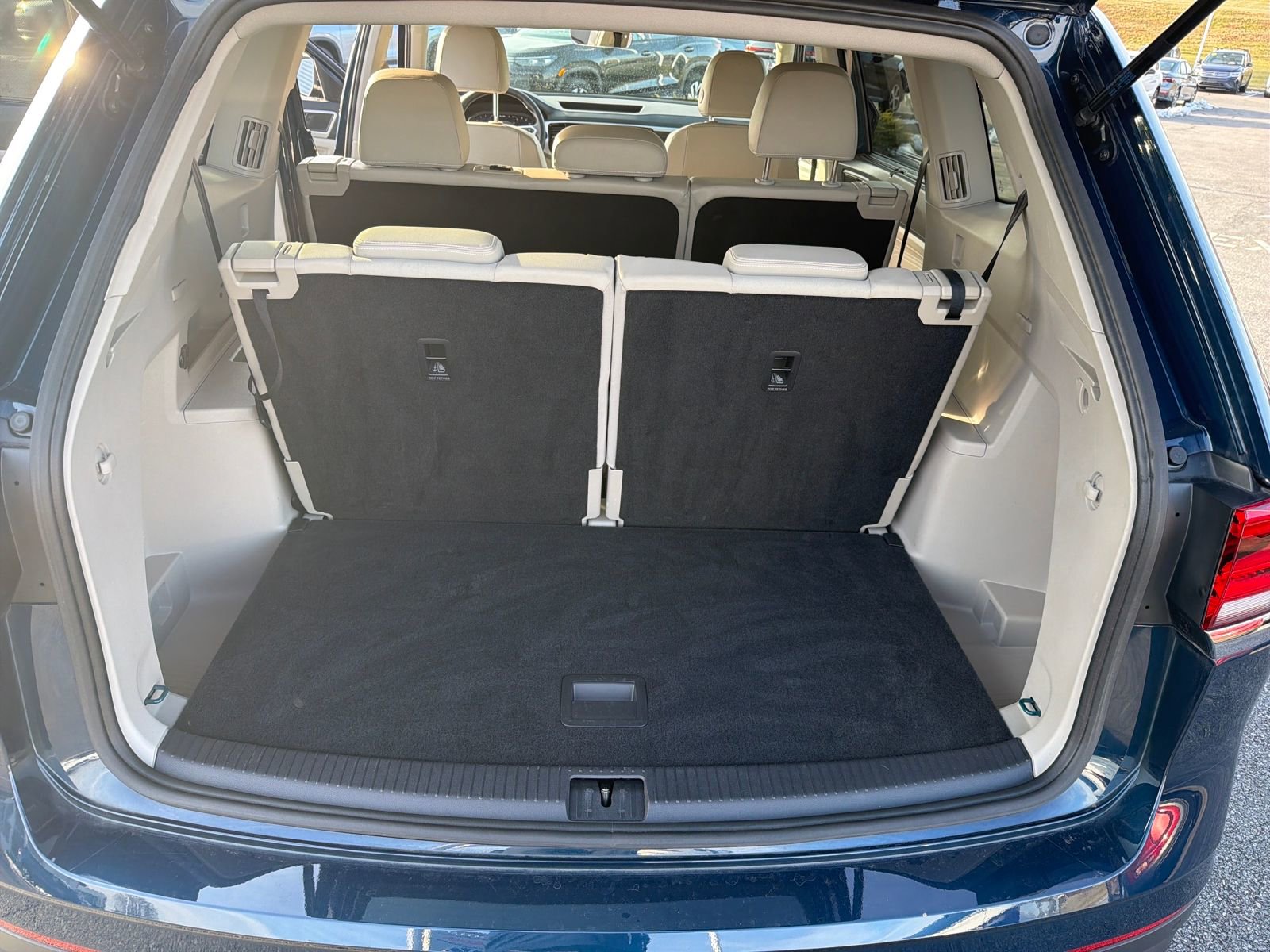 Used 2022 Volkswagen Atlas SE w/ Black Wheel Package image 25