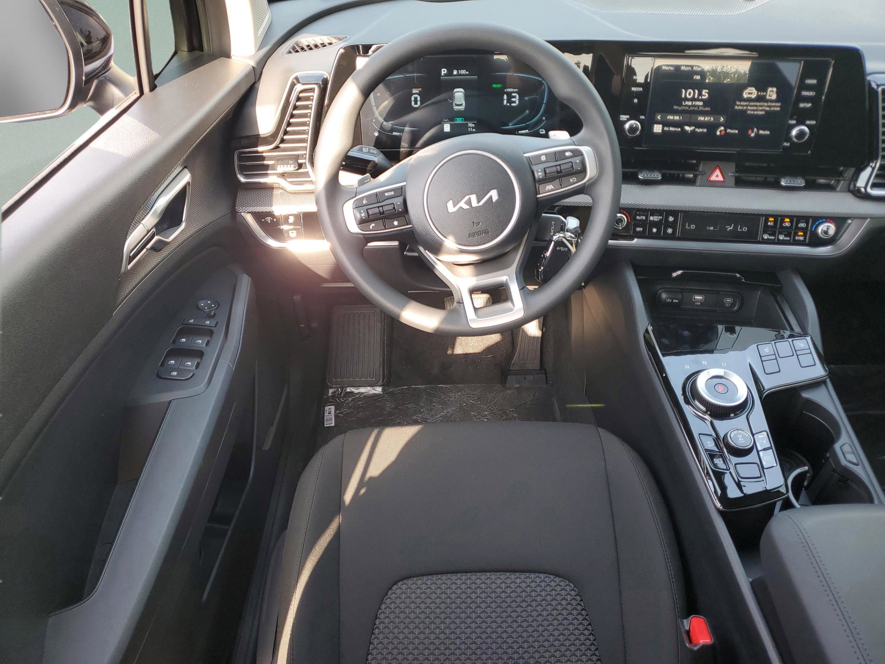 New 2025 Kia Sportage LX image 24
