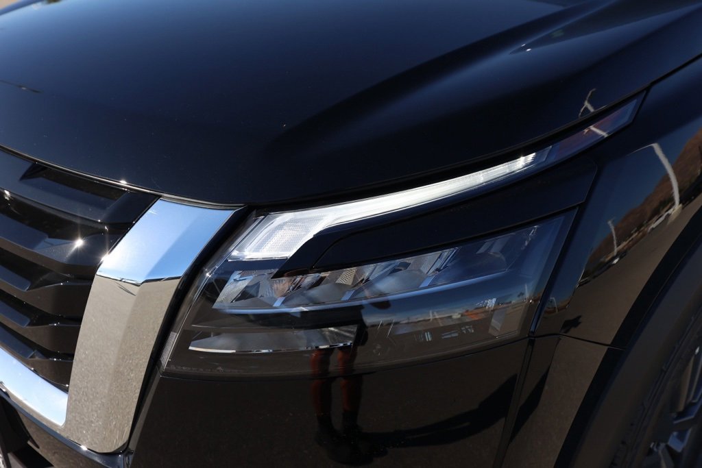 New 2025 Nissan Pathfinder SV w/ Cargo Package image 10