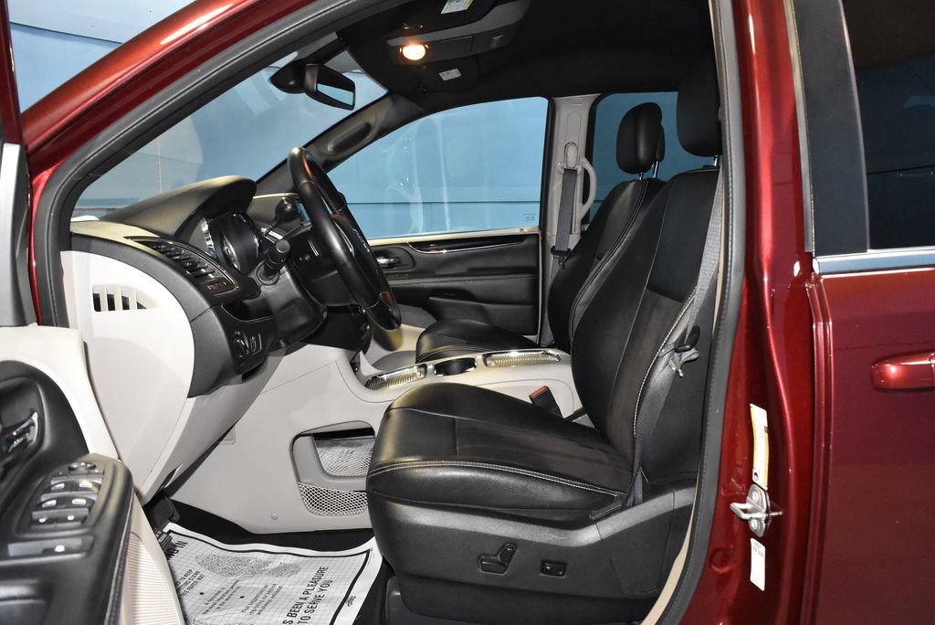 Used 2020 Dodge Grand Caravan SXT FWD image 6