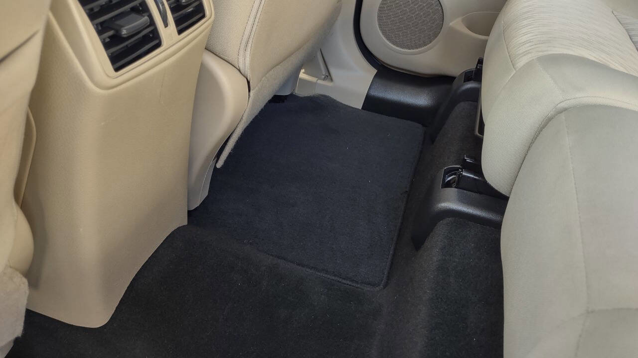 Used 2019 Nissan Rogue SV w/ Premium Package image 39