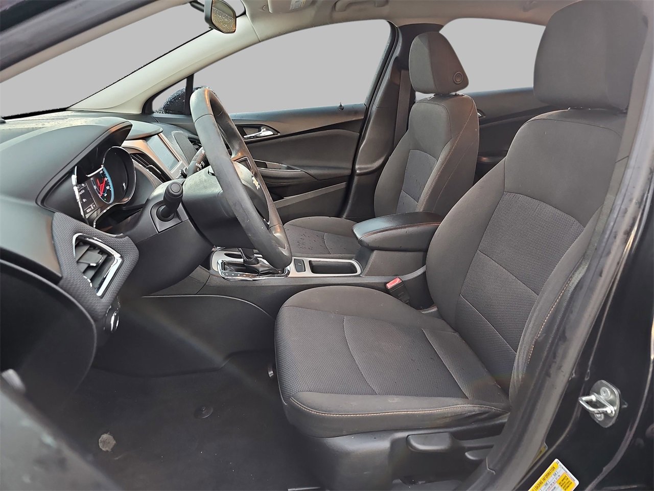 Used 2018 Chevrolet Cruze LS image 18