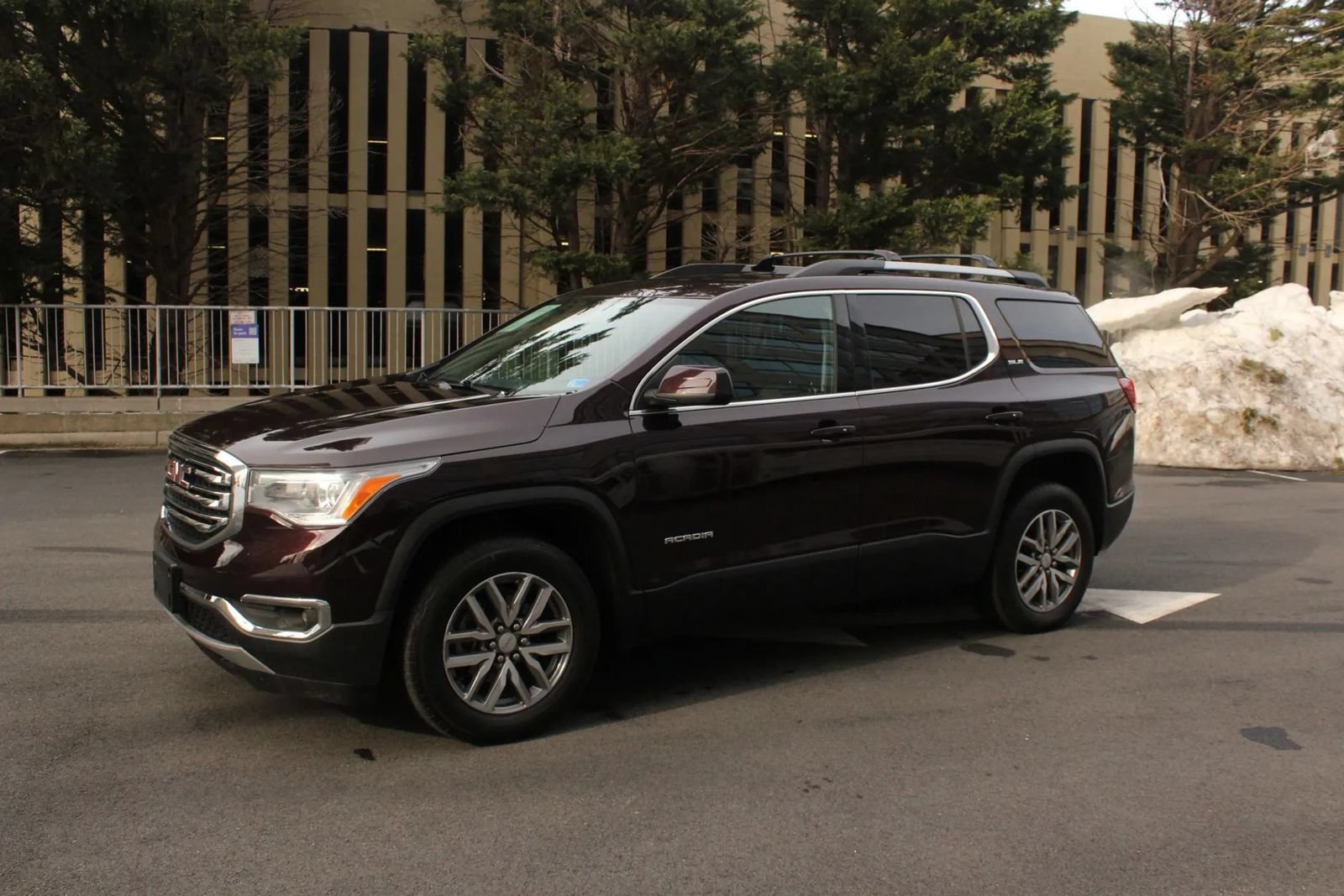 Used 2017 GMC Acadia SLE w/ Driver Alert Package I AWD/4WD image 12