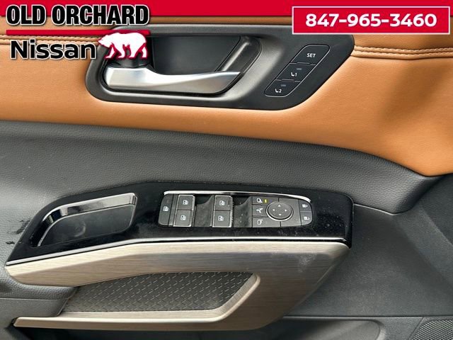 Used 2024 Nissan Pathfinder Platinum w/ Cargo Package image 9